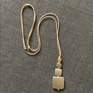 Metal pendant necklace